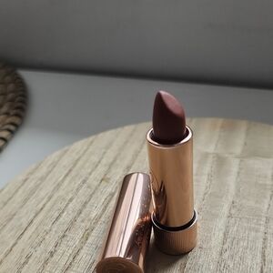 Luxurious Brown Lipstick by Charlotte Tilbury